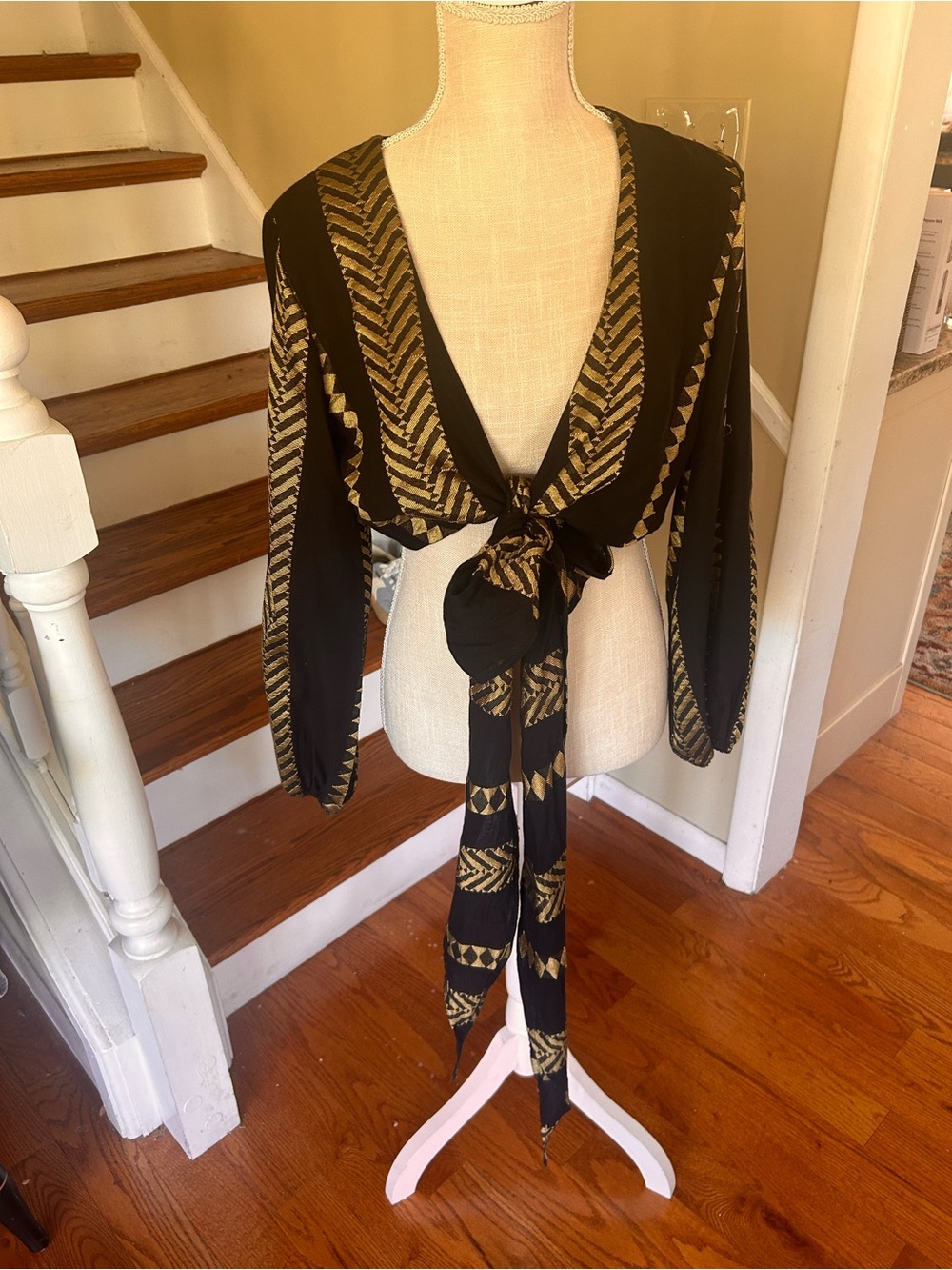 Kasia NWOT Metallic Resort Tie Top Black Gold Crop Wrap Blouse Small Boho Glam